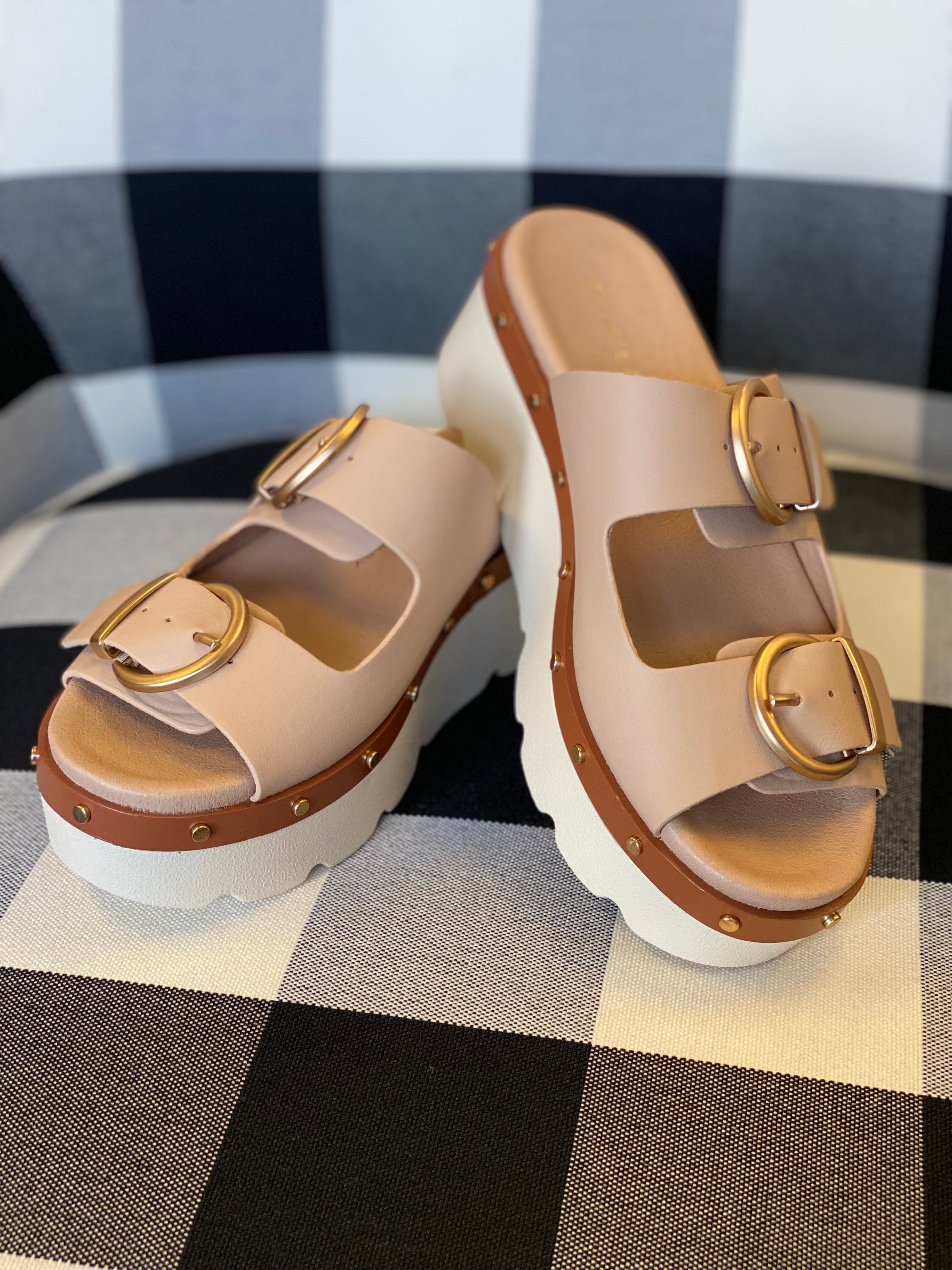 Chinese Laundry Surfs Up Sandal - Beige